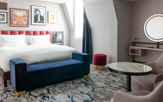 The Trafalgar St. James London, Curio Collection by Hilton