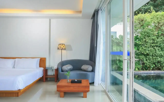 KC Beach Club & Pool Villas