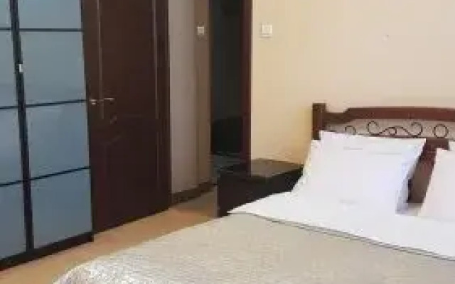 Parallel Hotel