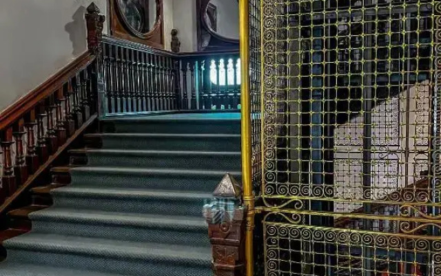 Queen's Hotel