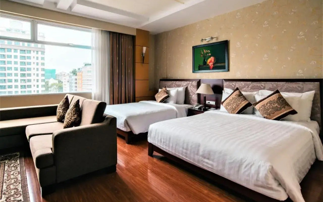 Kin Hotel Thi Sach