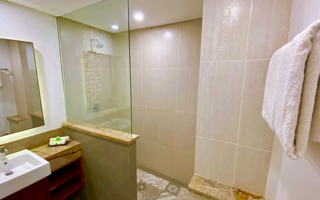 Grand Santhi Hotel
