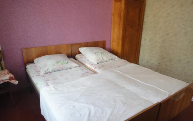 Guest House Lakoba 32