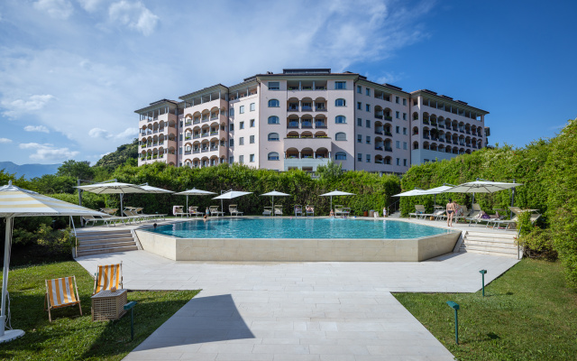 Resort Collina d'Oro, Starhotels Collezione