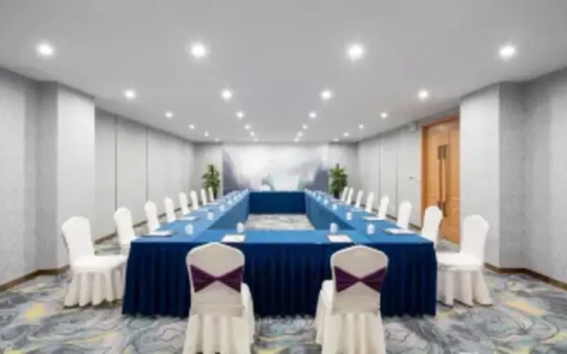 Dongfang Hotel