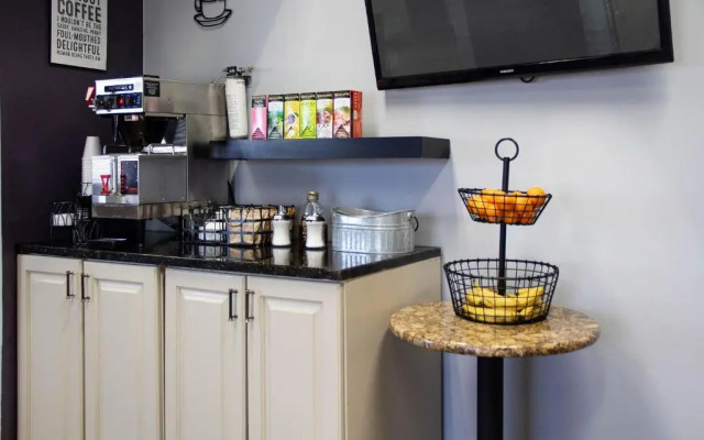 New Victorian Inn & Suites in Sioux City, IA