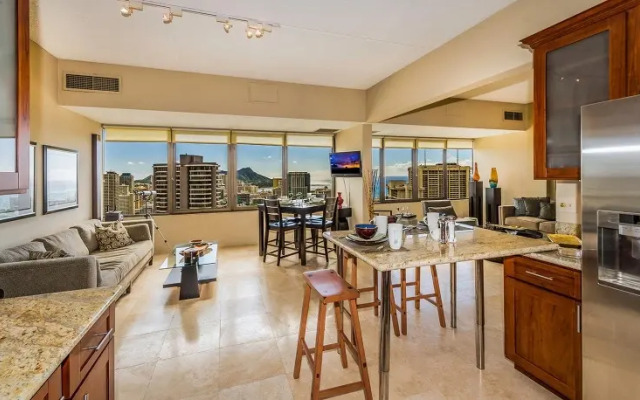 Chateau Waikiki