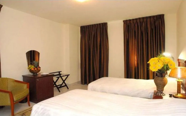 All Seasons (1 BR Apt)