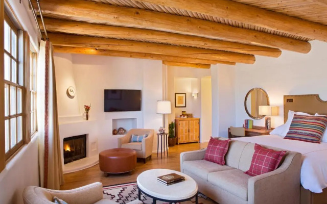 Rosewood Inn of the Anasazi