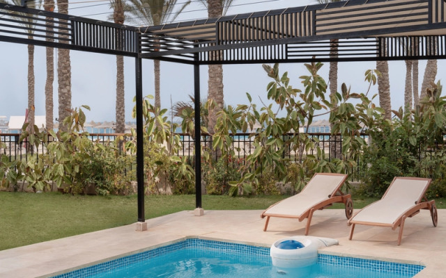 JAZ Elite Crystal, Almaza Bay