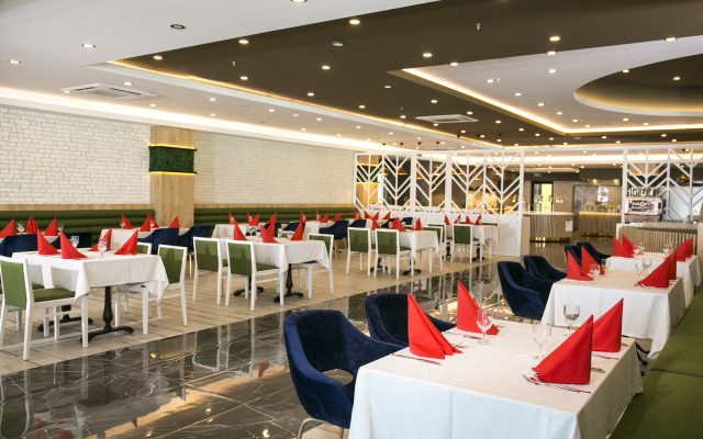Sailor's Beach Club Hotel