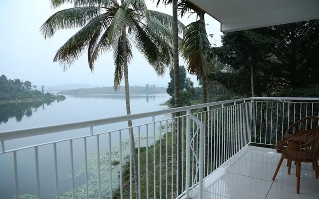 Karapuzha Village Resort