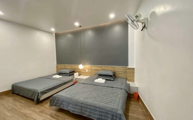 Happy Hotel Binh Tan