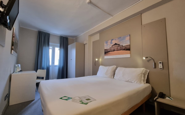 Green Class Hotel Astoria
