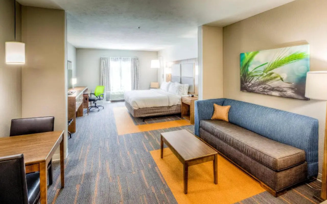Holiday Inn Express & Suites Cleveland West - Westlake by IHG