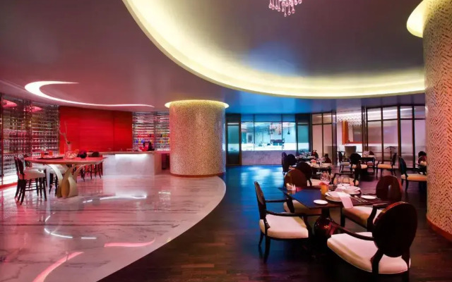 Bab Al Qasr Hotel & Residences