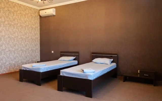 Hotl Nizhniy Otrar