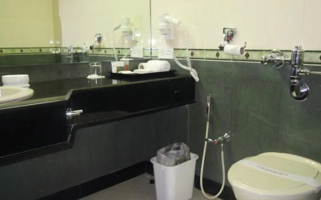 The Avenue Center Hotel