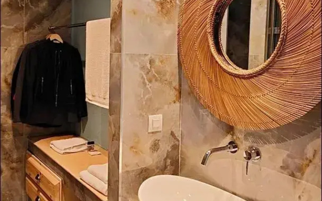 Delfini Beach Hotel