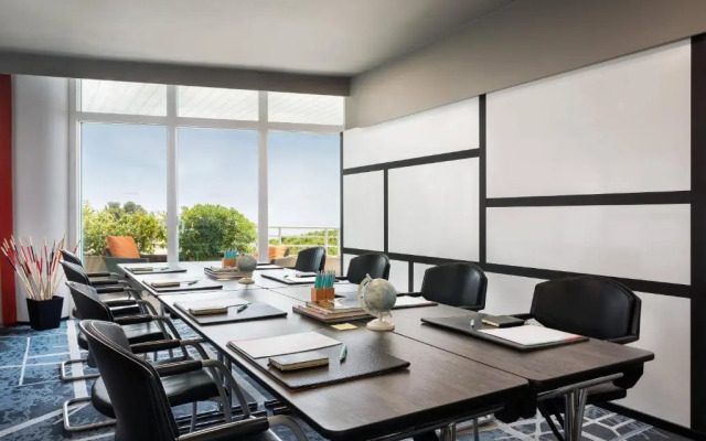 Le Meridien Beach Plaza