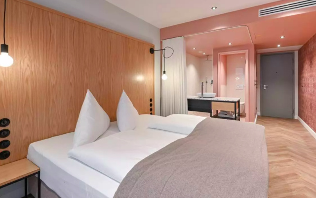 Small Plus Double room (full double bed) (small)