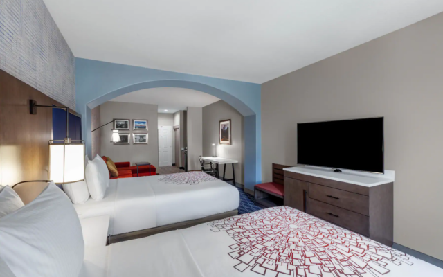 La Quinta Inn & Suites by Wyndham Houston Channelview