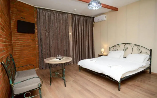 Ragnar Hotel