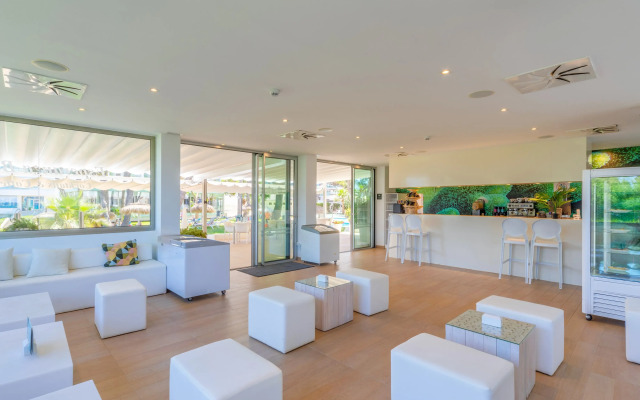 Playa Esperanza Resort