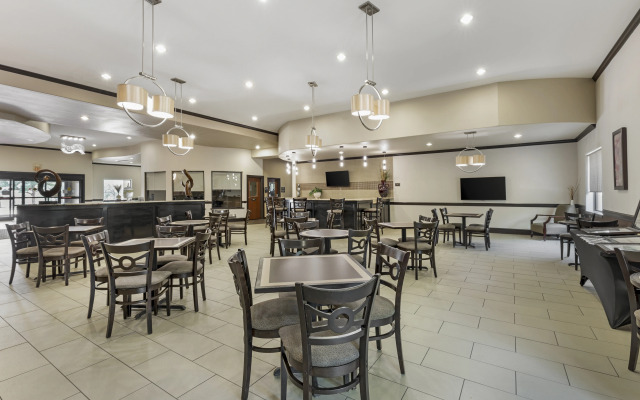 Best Western Plus Texoma Hotel & Suites