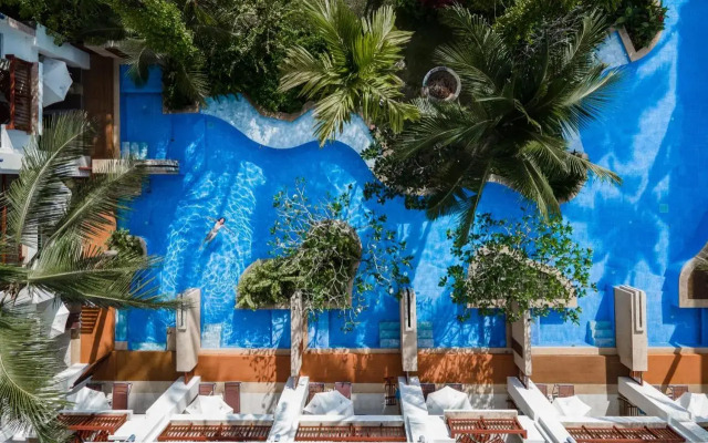 Apsara Beachfront Resort Hotel and Villa 