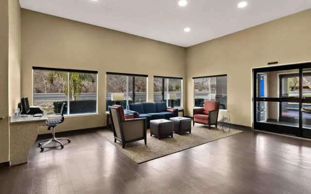 Comfort Inn & Suites Sequoia/Kings Canyon