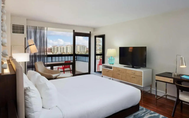 Waterstone Resort & Marina Boca Raton, Curio Collection by Hilton