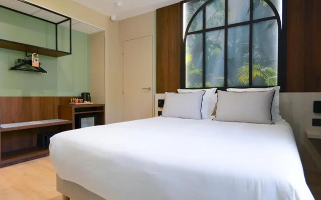 Отель Hotel Le Kennedy - The Originals Relais