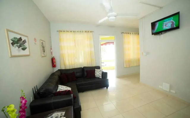 Enrique Hotel 