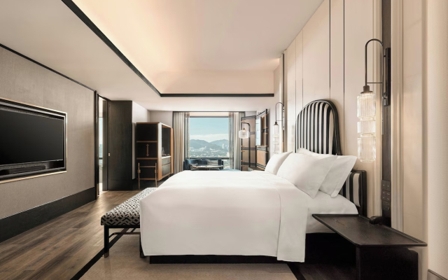 The Millen Penang, Autograph Collection