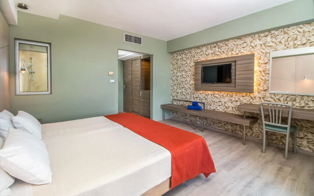 Pegasos Deluxe Beach Hotel