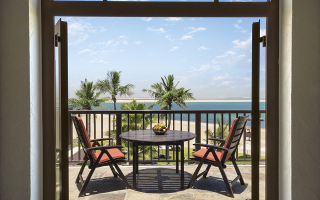JA The Resort - JA Palm Tree Court