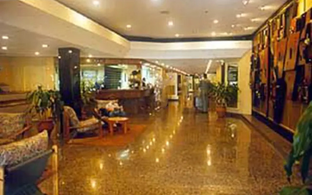 Lincoln  Suites