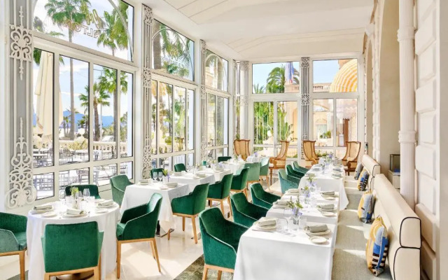 Carlton Cannes, a Regent Hotel