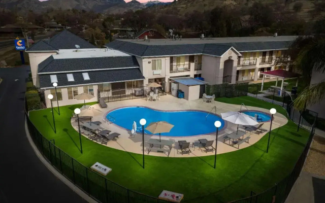 Comfort Inn & Suites Sequoia/Kings Canyon