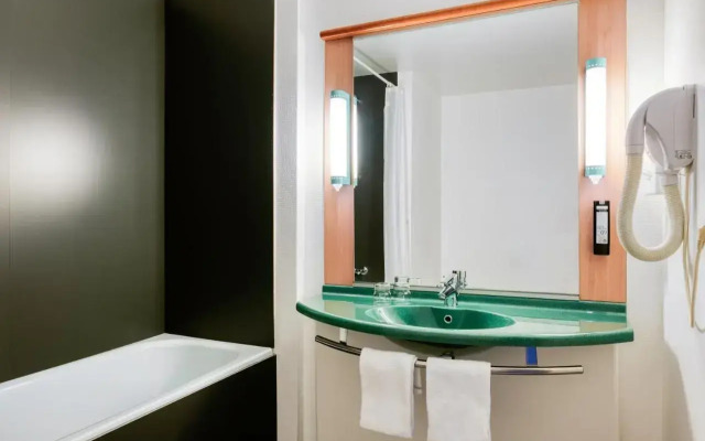 B&B HOTEL Mons Gare