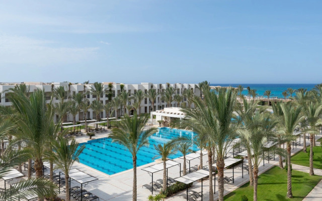 JAZ Elite Crystal, Almaza Bay