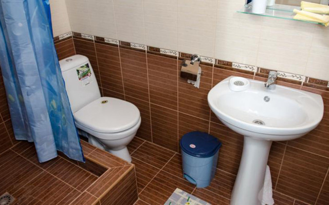 U Lyudmilyi Guest House