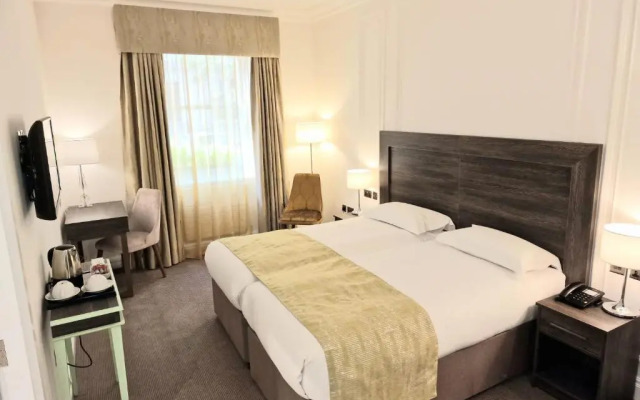 Astor Court Hotel