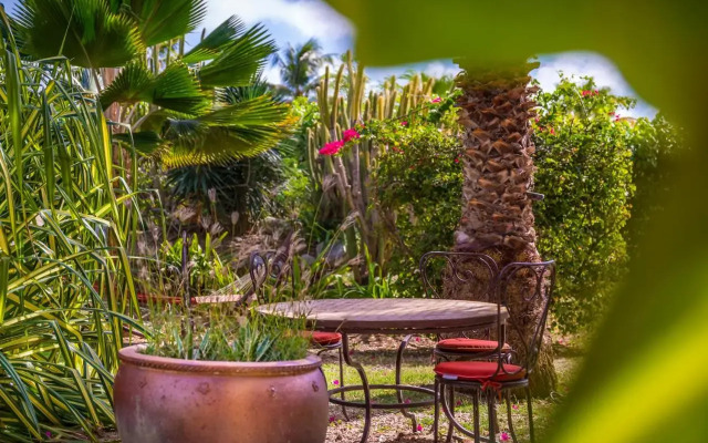 Palm Court Residence & Hotel at Orient Beach