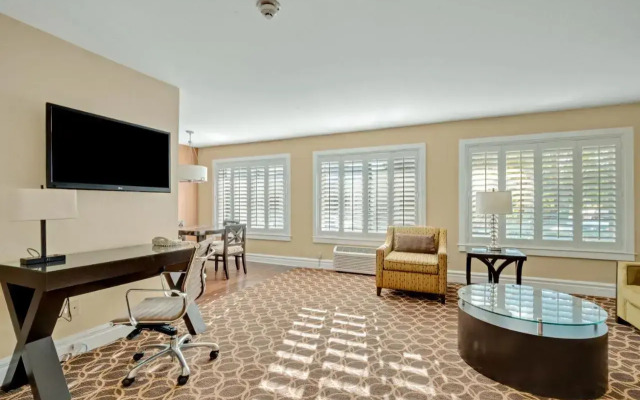 Marin Suites Hotel
