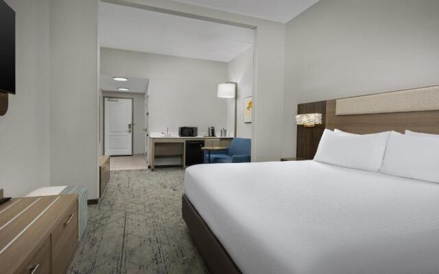 Holiday Inn Express Hotel & Suites Greensboro Airport Area, an IHG Hotel