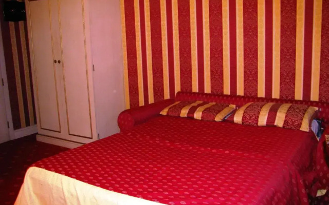 Hotel Belle Epoque
