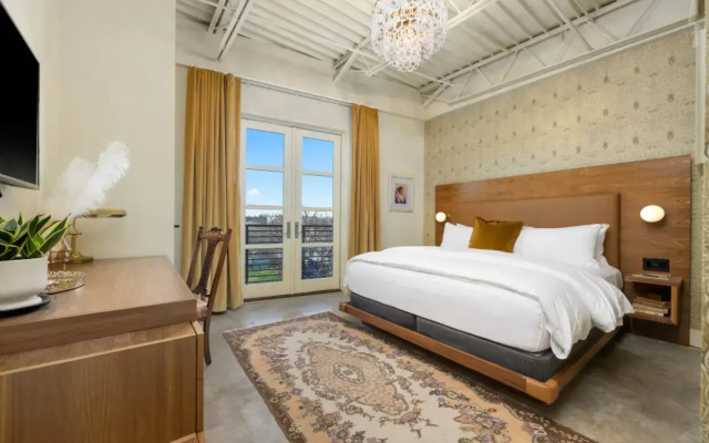 The Frances Modern Inn