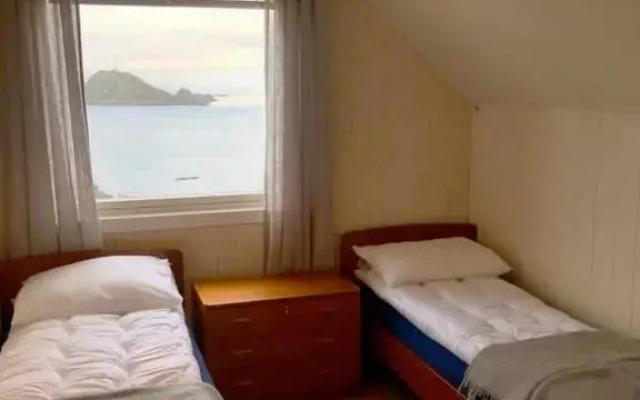 House by the sea Reine, Lofoten